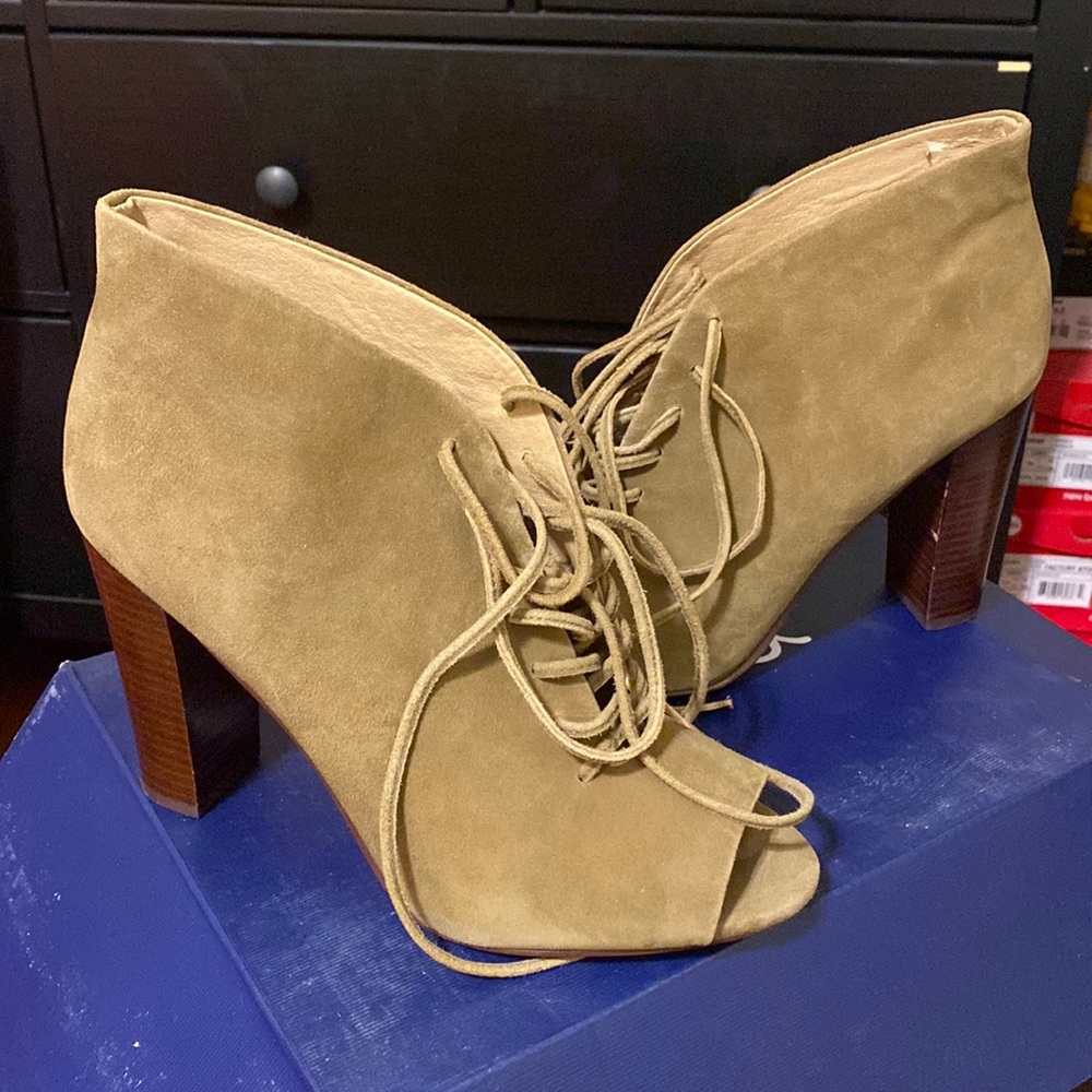 Women’s Peep toe Shoes